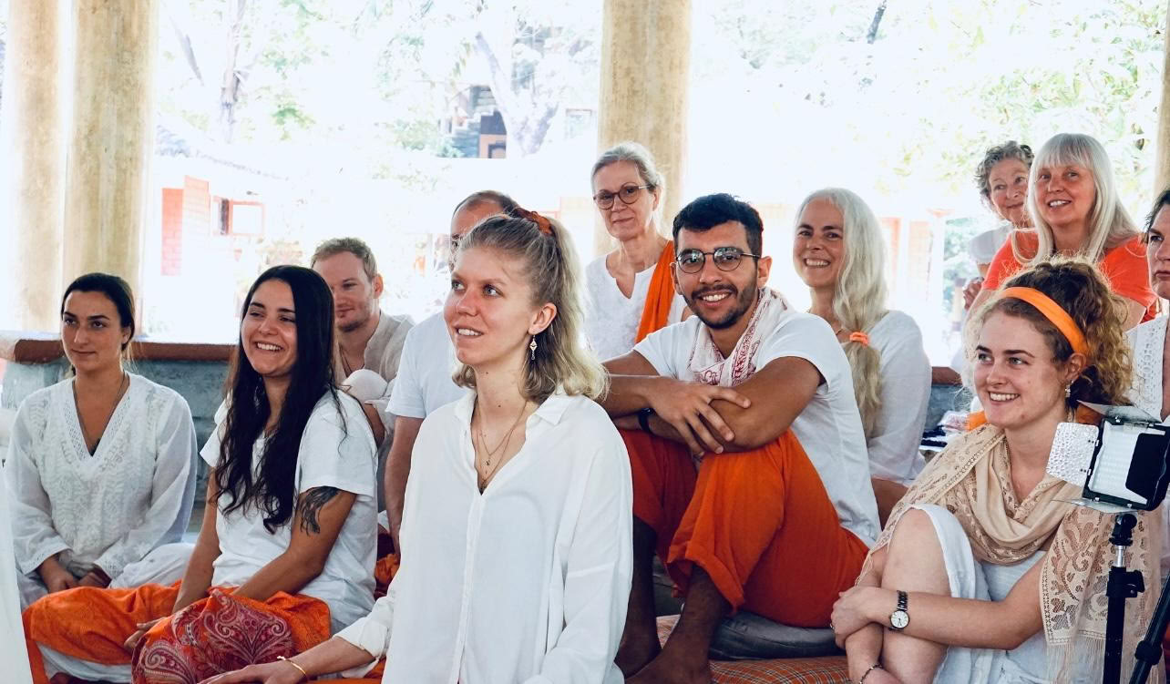 24 jan 21-dagars tyst meditationsdetox ashramretreat i Indien