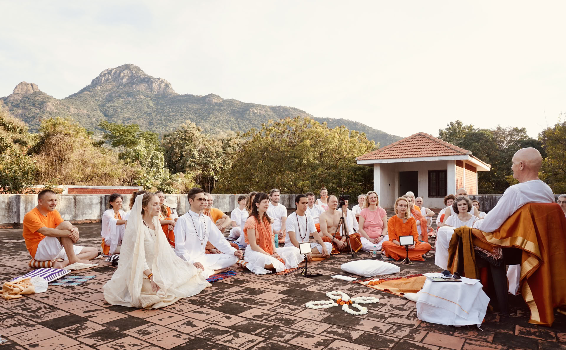 24 jan 21-dagars tyst meditationsdetox ashramretreat i Indien