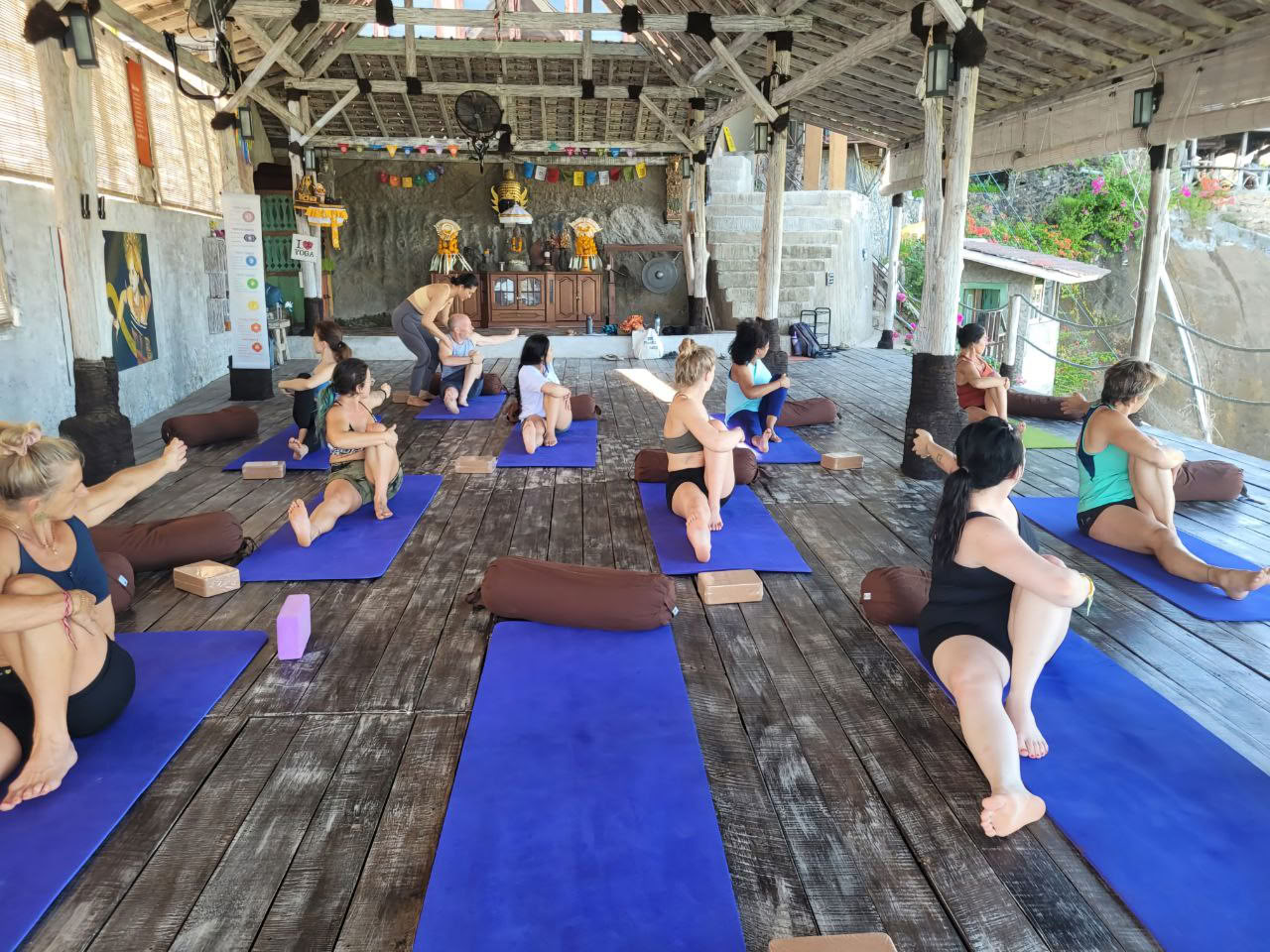 Restorativ yoga i Lovina