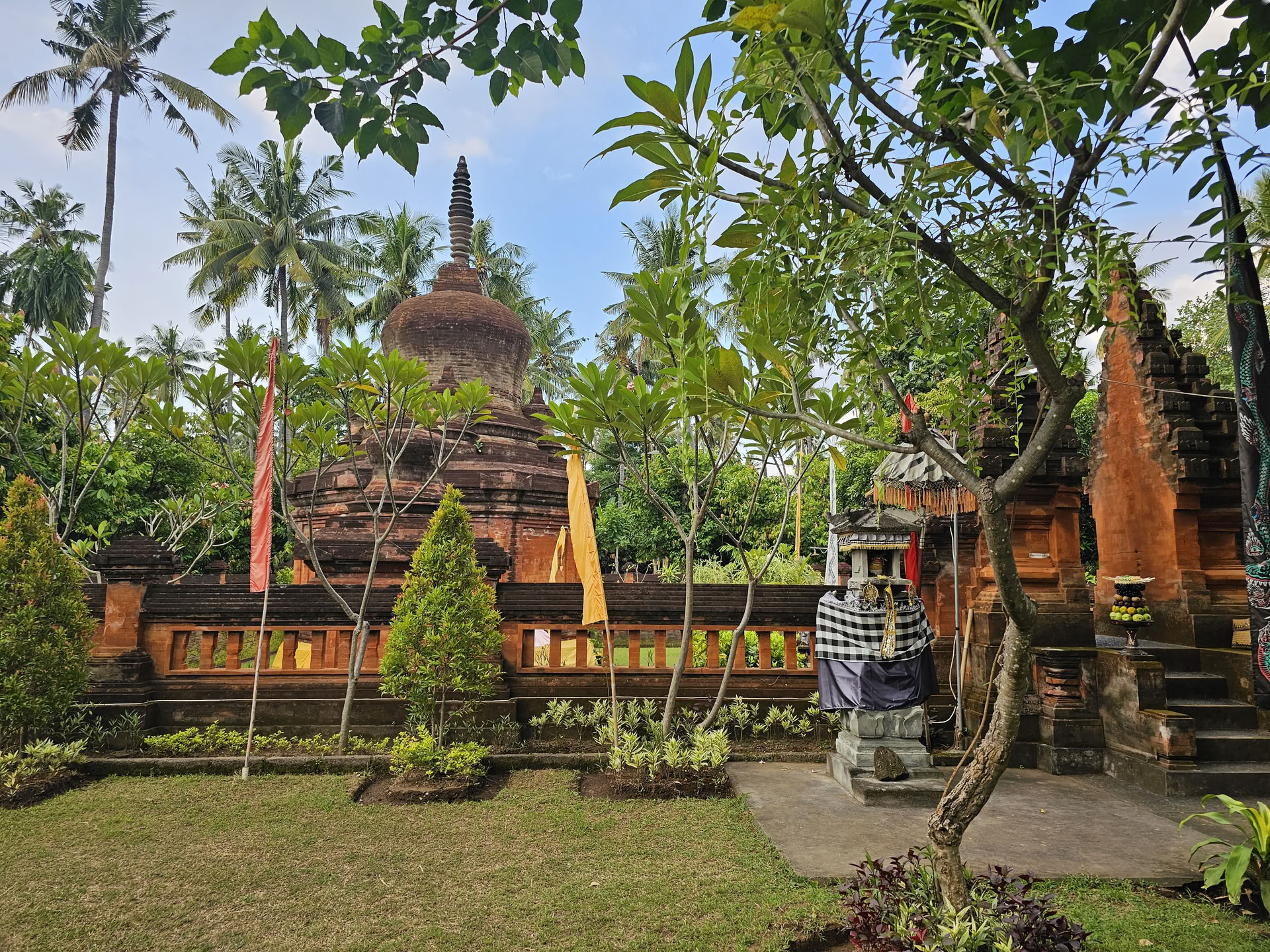 Fullmåneceremoni på Candi Buddha
