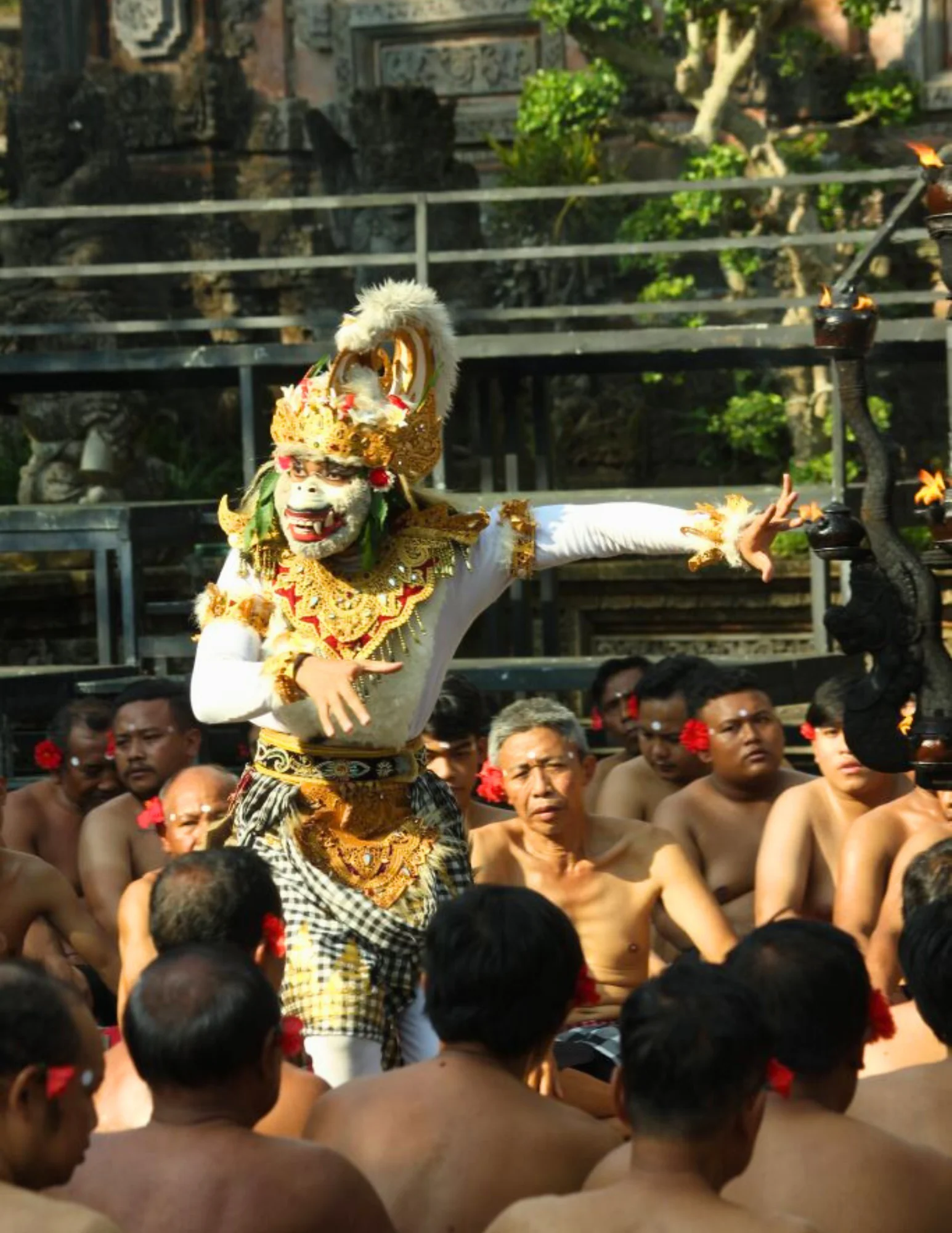 Elddans i templet