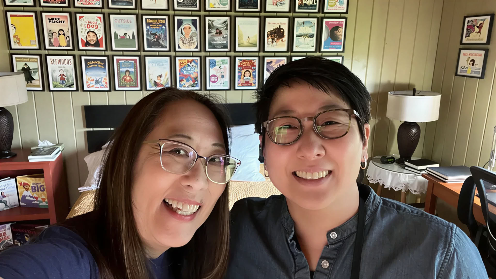 Gemenskapsretreat med Grace Lin och Debbi Michiko Florence: att hylla asiatiska och asiatisk-amerikanska berättelser (maj)