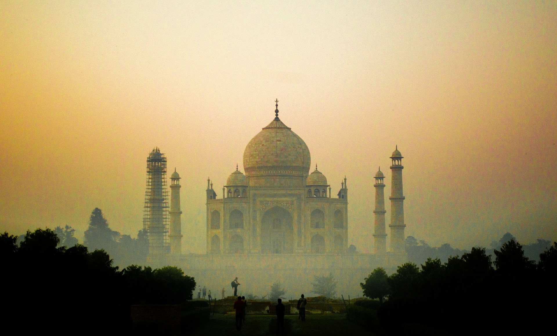 Spirit of the Himalayas"-turné + Holi-festival i Indien