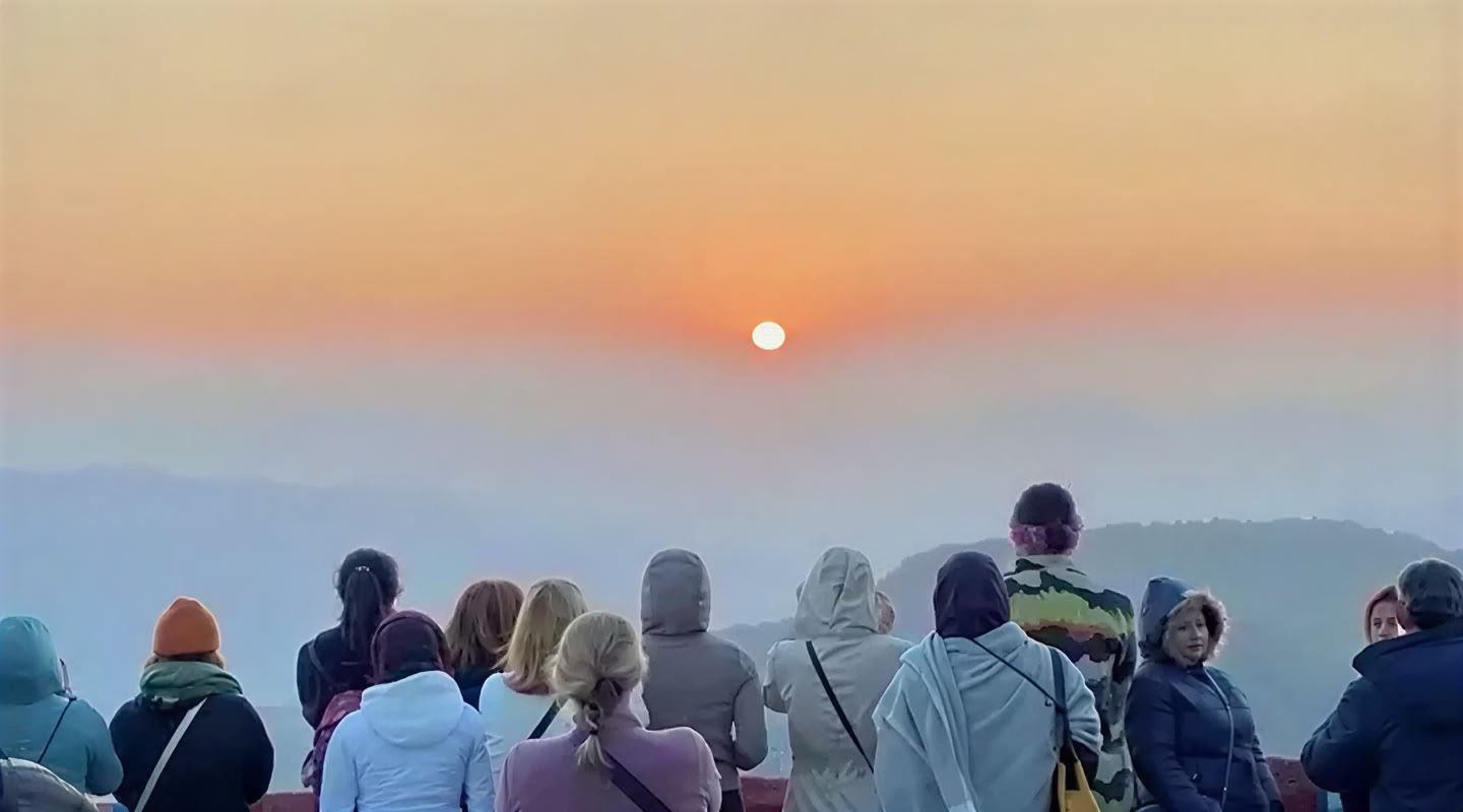 100-timmars yogalärarutbildning i Rishikesh, Indien – maj 2026