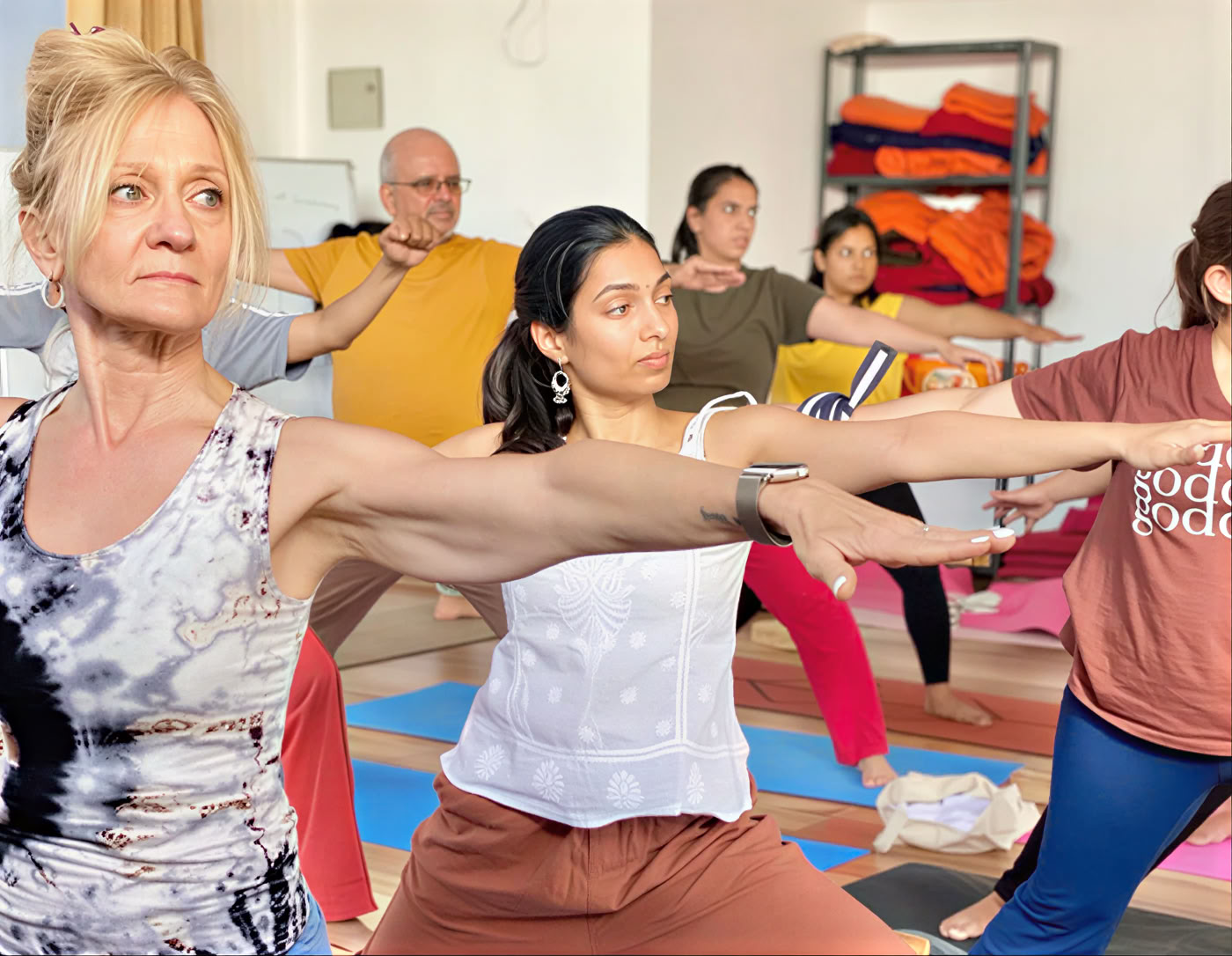 100-timmars yogalärarutbildning i Rishikesh, Indien – maj 2026