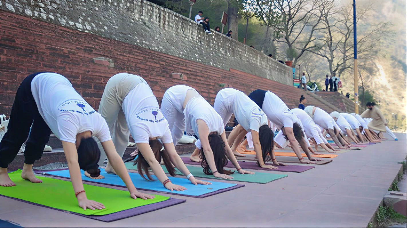 200-timmars yogalärarutbildning i Rishikesh – 5 juli till 30 juli 2026