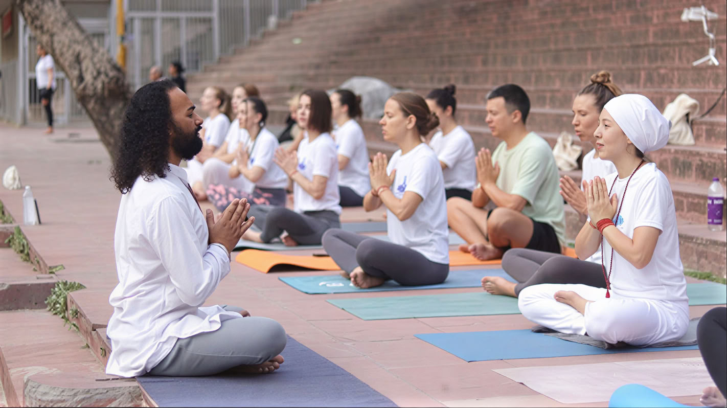 200-timmars yogalärarutbildning i Rishikesh – 4 okt till 29 okt 2026