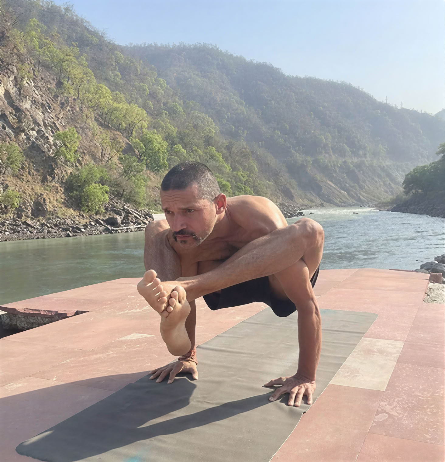 200-timmars yogalärarutbildning i Rishikesh – 4 okt till 29 okt 2026