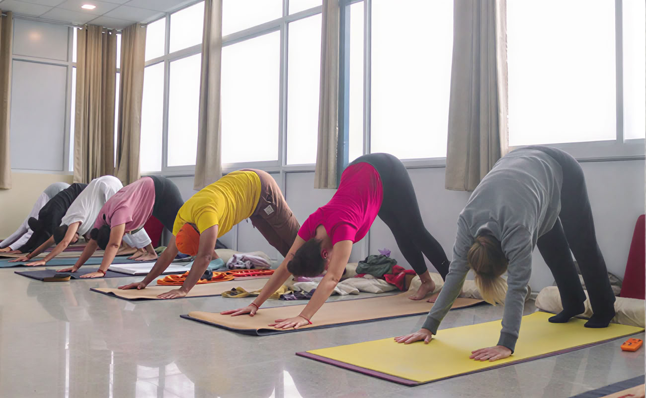 200-timmars ayurveda-yogalärarutbildning i Rishikesh, Indien