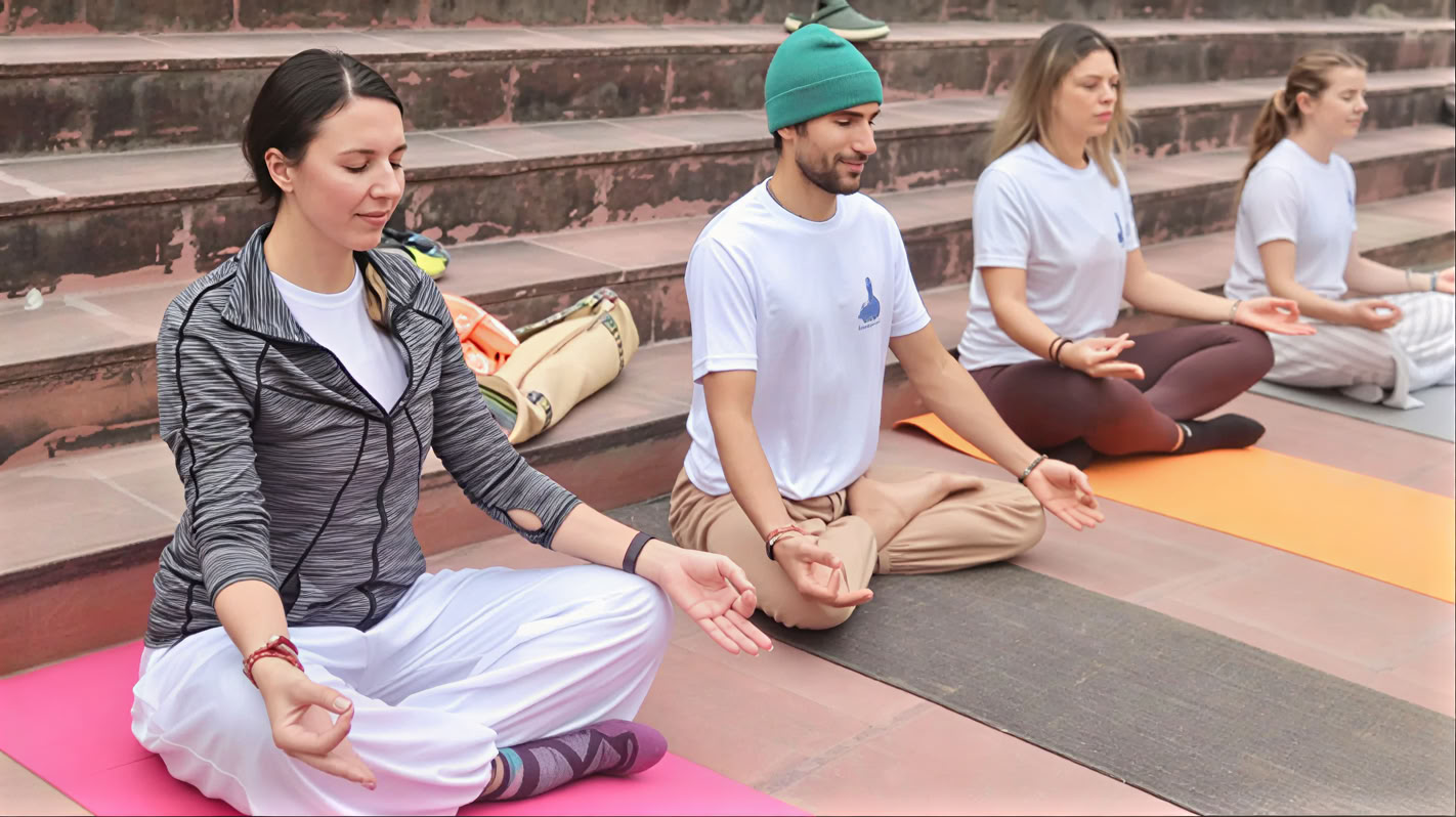 100 timmars yogalärarutbildning i Rishikesh, Indien