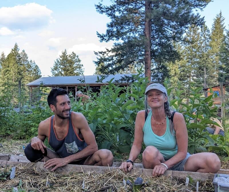Tre månaders intensivt karma yoga-program – huvudintag