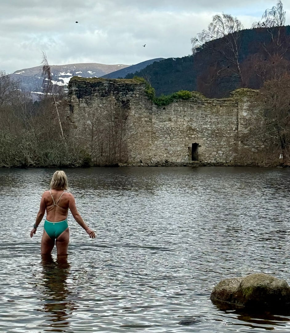 Yoga & Vildsimning i Skottland