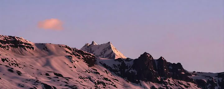 Från floder till höga pass: Himalayavandring genom Bandrol, Jispa och Sonaugi