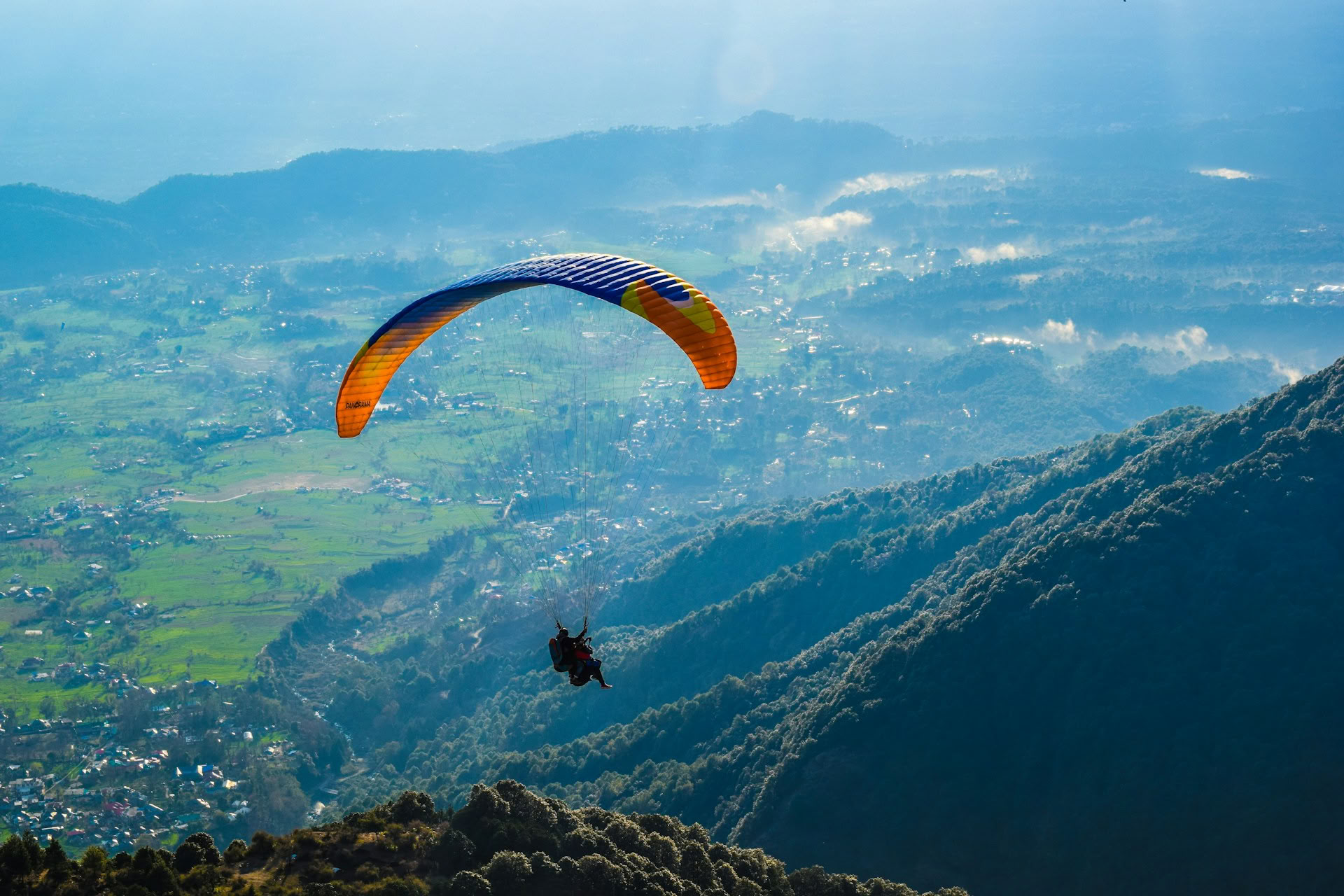 Kloster, teestigar och utsikter mot himlen: en tillflyktsresa till Dharamshala, Palampur och Bir