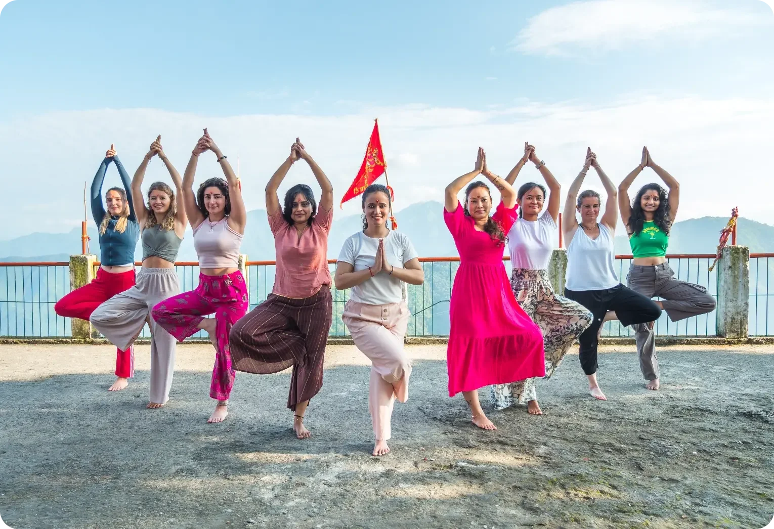 100-timmars yogalärarutbildning i Rishikesh