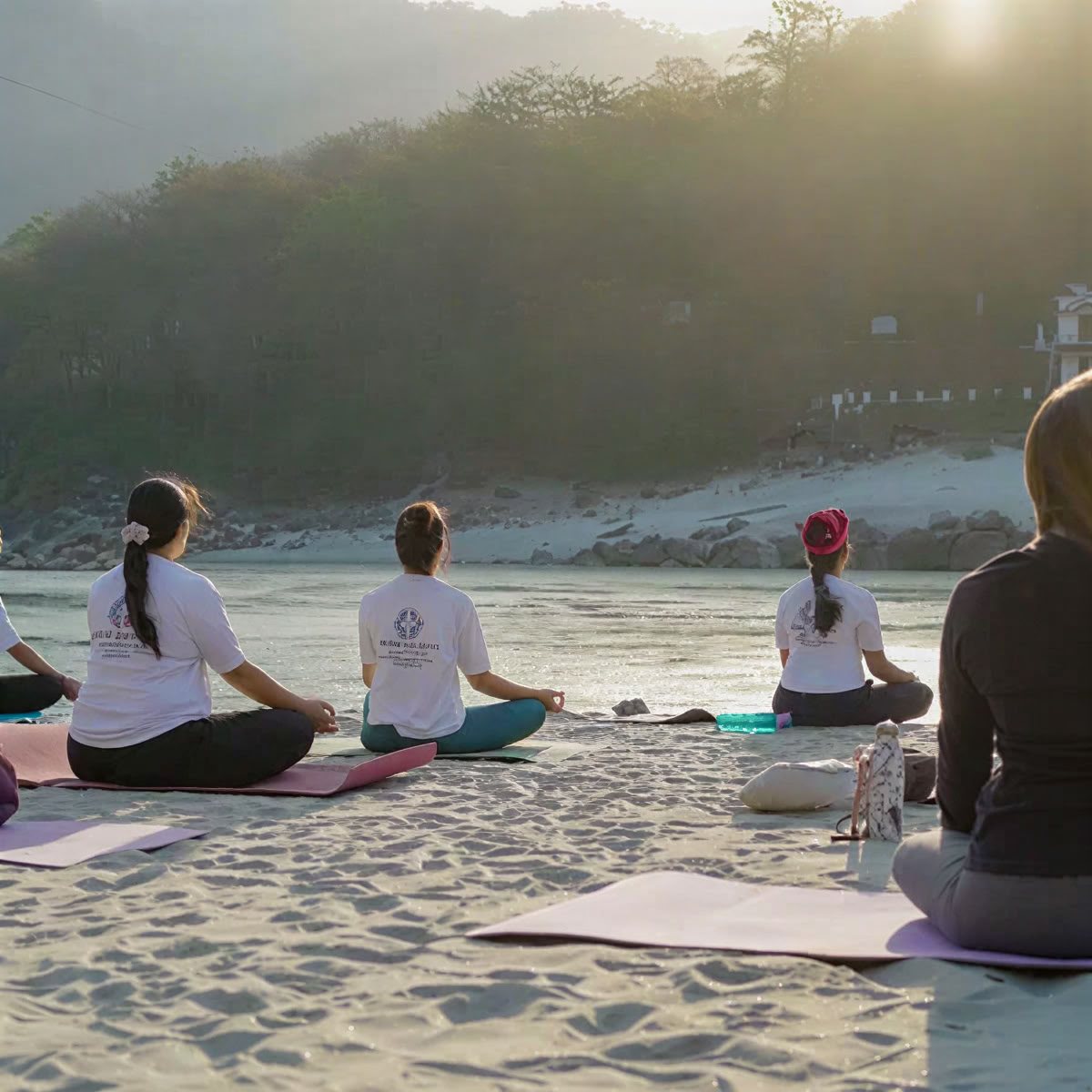 100-timmars yogalärarutbildning i Rishikesh