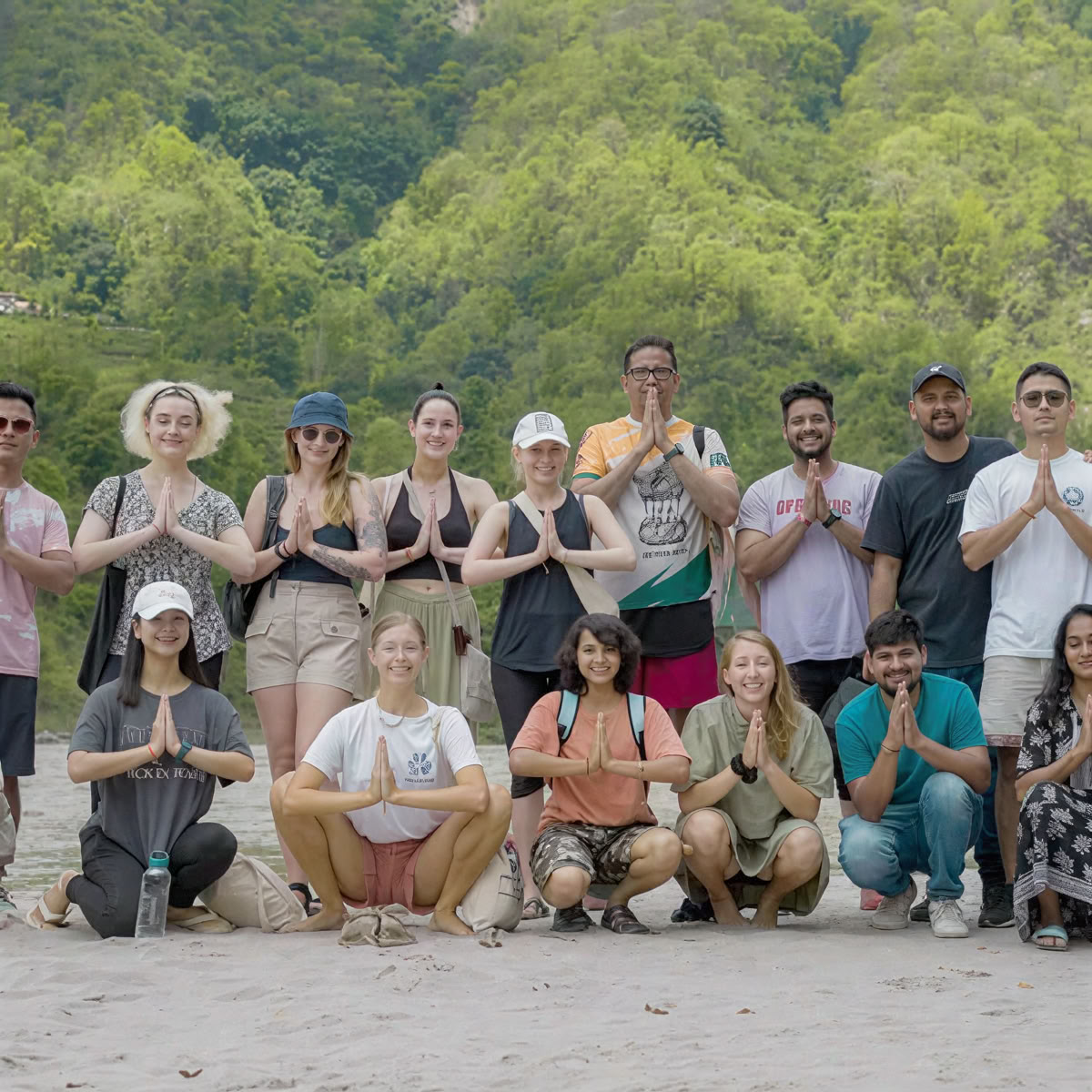 100-timmars yogalärarutbildning i Rishikesh
