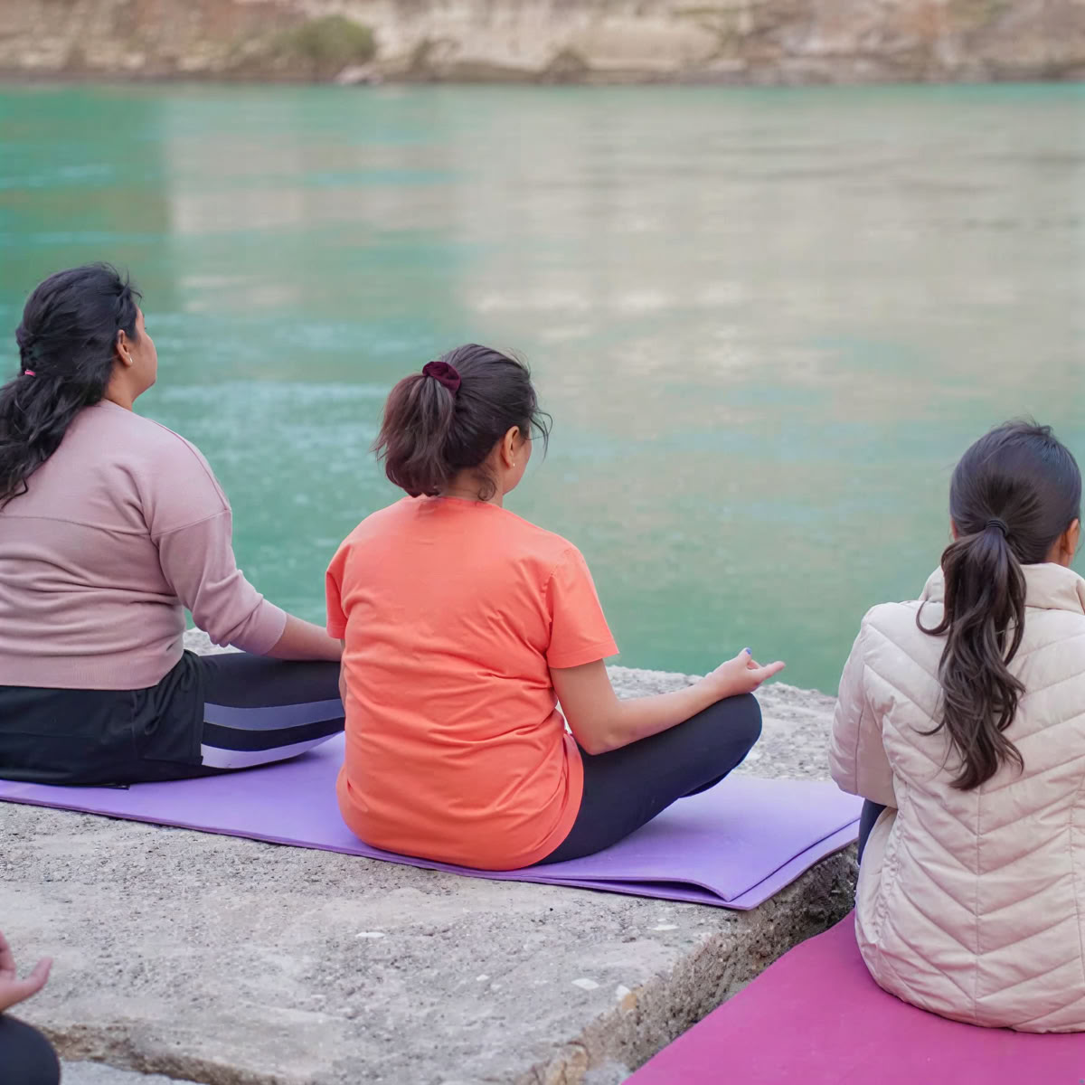 100-timmars yogalärarutbildning i Rishikesh