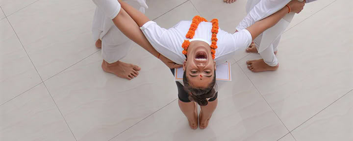 200 timmars Hatha Ashtanga Vinyasa-yogalärarutbildning i Rishikesh