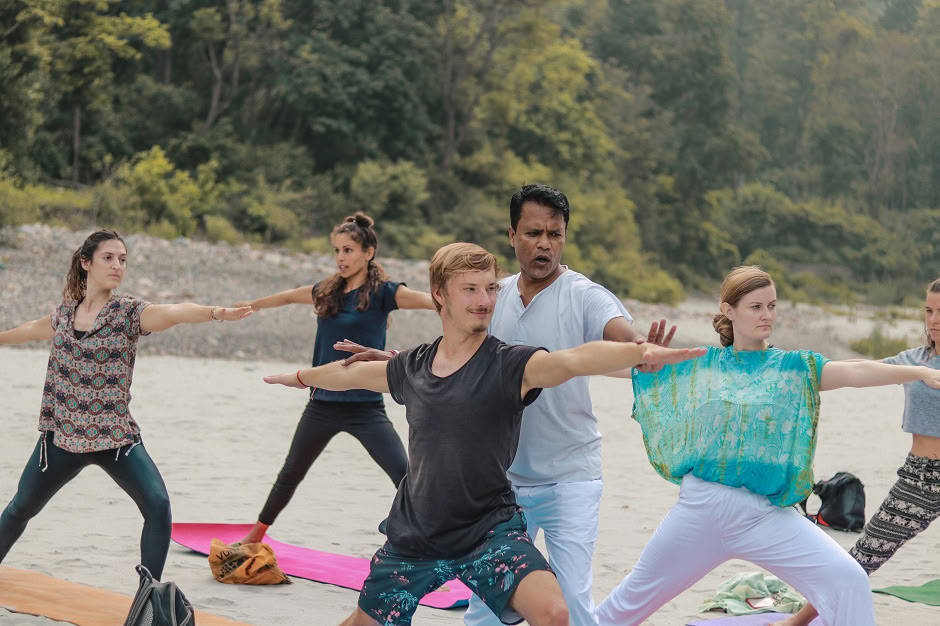 100-timmars holistisk yogalärarutbildning i Rishikesh