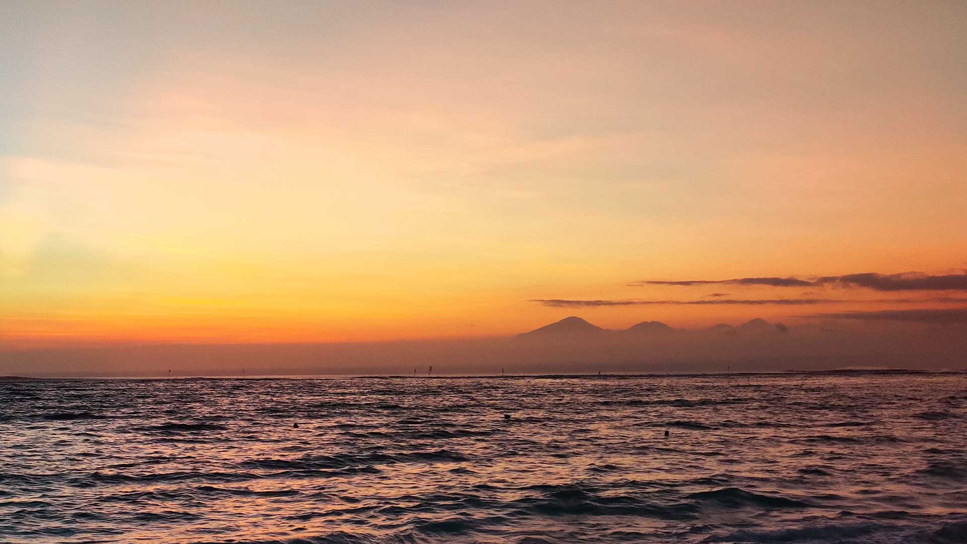 100 timmars yinyogalärarutbildning på Bali