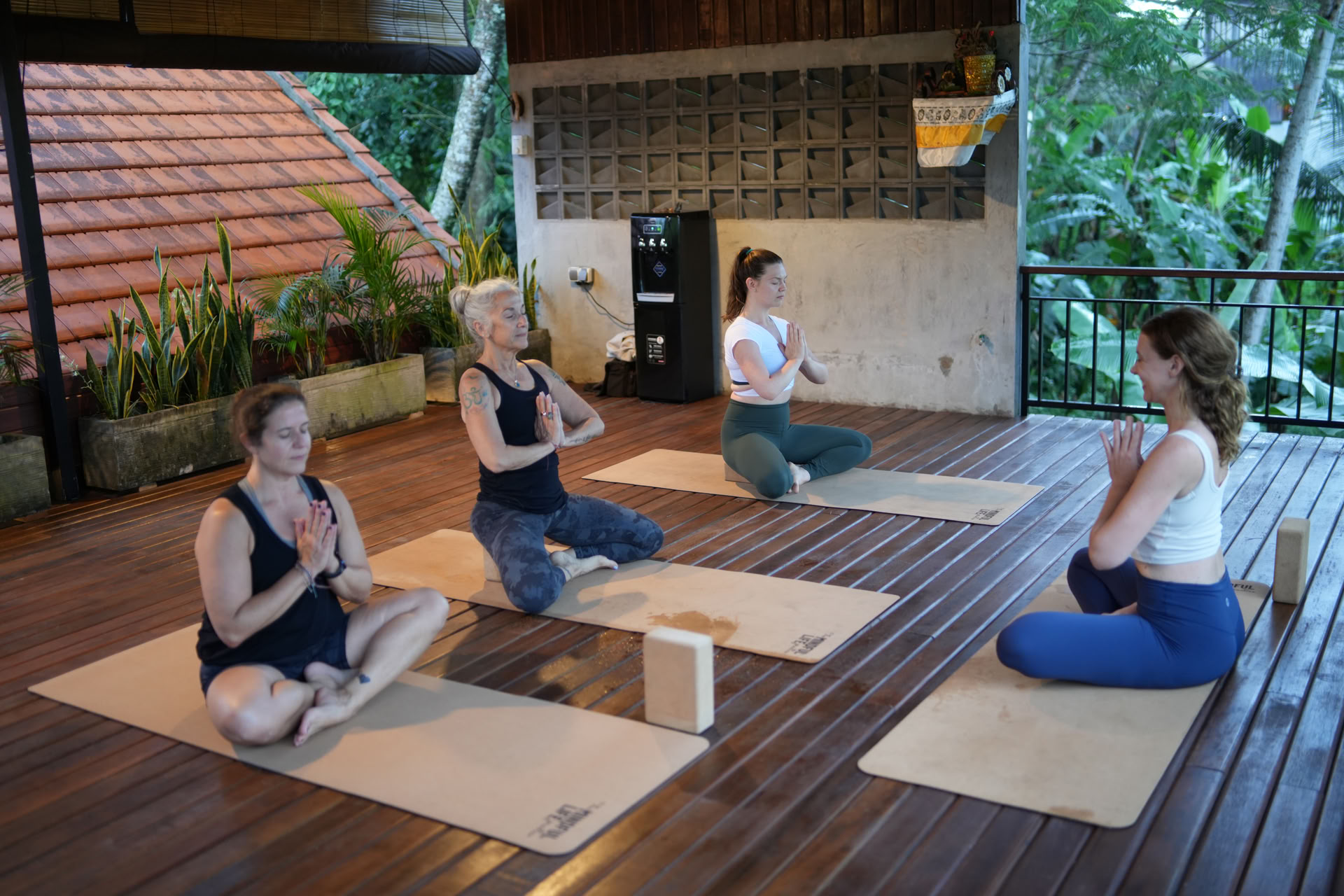 300-timmars avancerad yogalärarutbildning: sinne, själ och kropp – på Bali