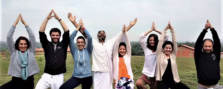 100 timmars yogautbildningsretreat för barn i Rishikesh – 10 dagar