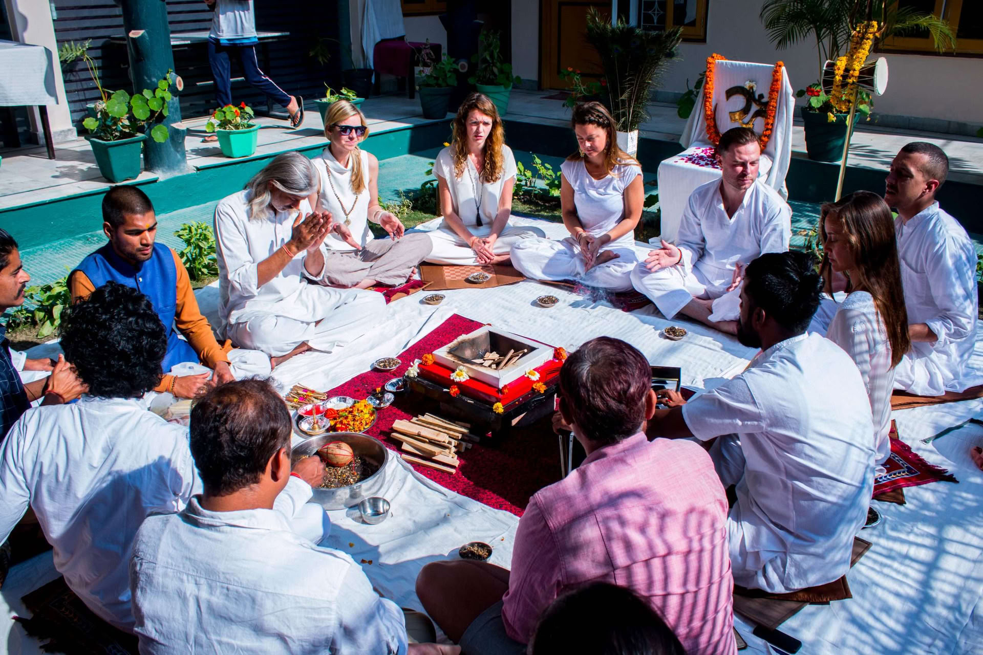 300 timmars lärarutbildningskurs i hatha yoga i Rishikesh, Indien – 01 nov – 19 dec