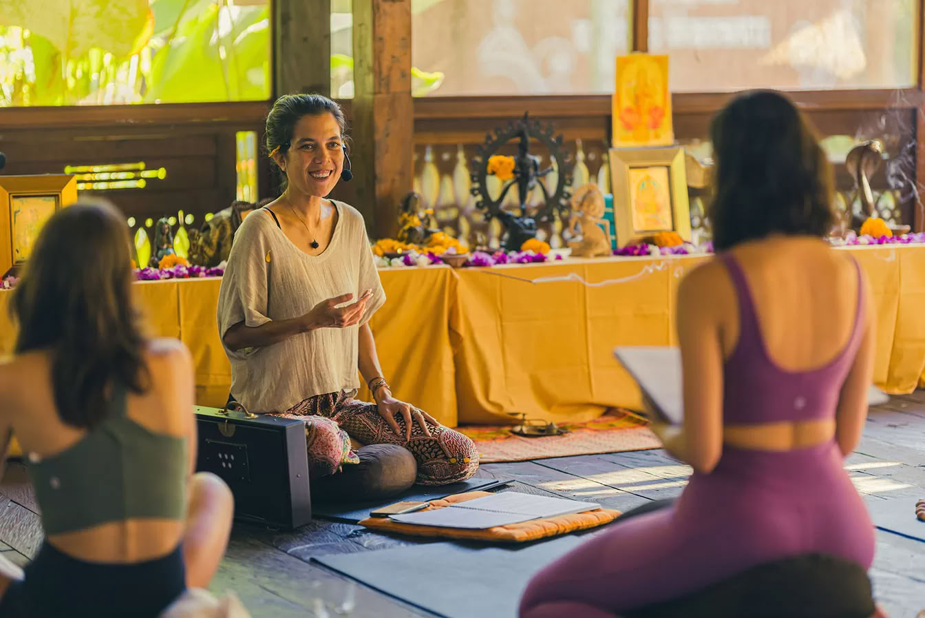 Vaidika Dharma: 100-timmars SPIRIT-yogalärarutbildning