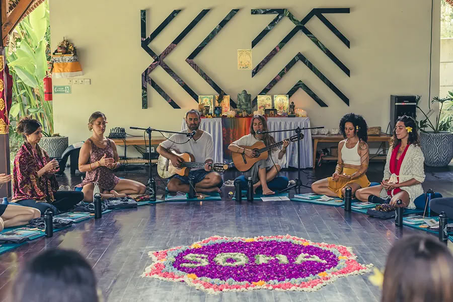 Lucidflow 100 timmar av 300 timmar YTT – yogalärarutbildning på Bali