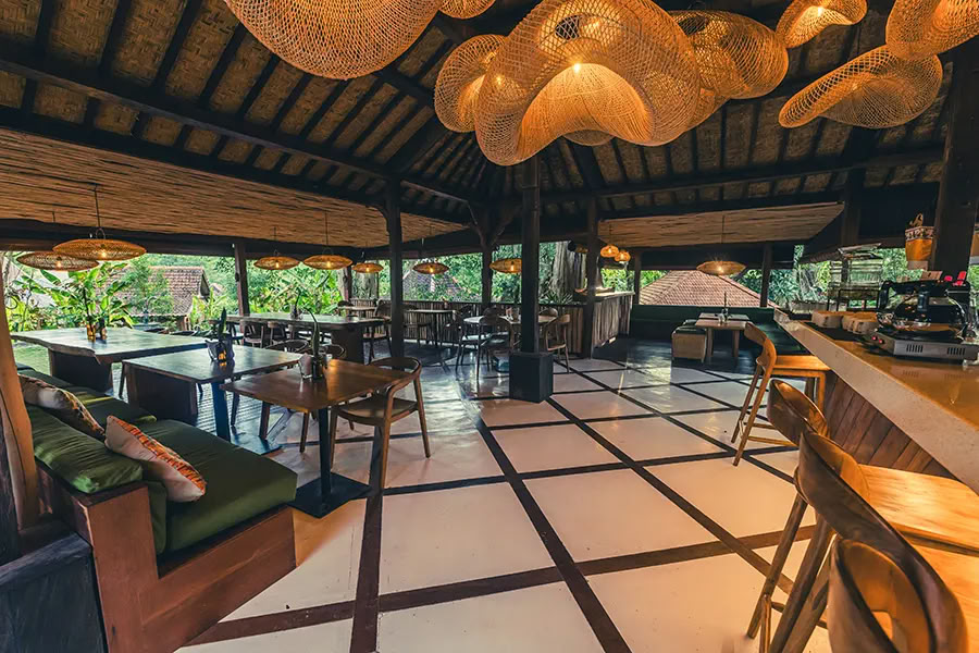 Lucidflow 100 timmar av 300 timmar YTT – yogalärarutbildning på Bali
