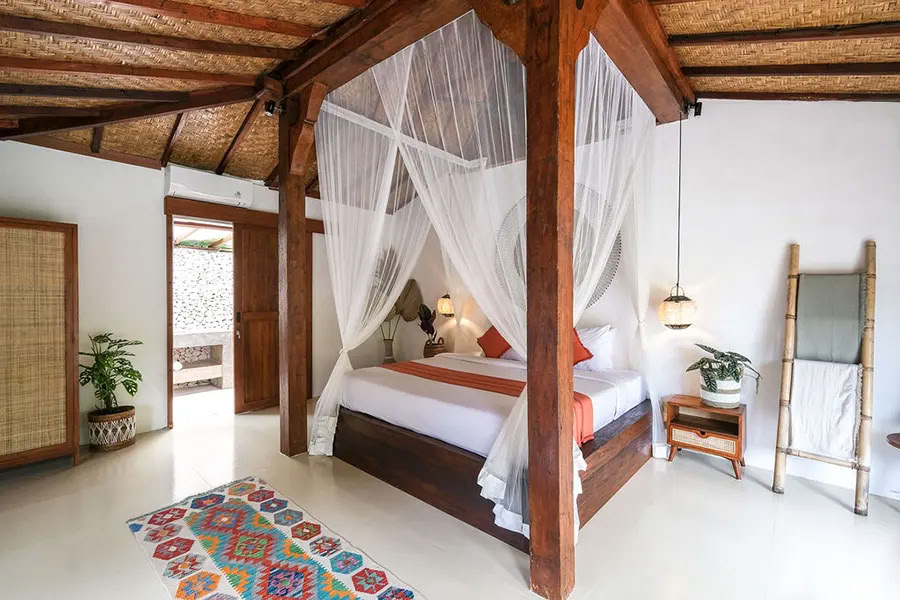 Lucidflow 100 timmar av 300 timmar YTT – yogalärarutbildning på Bali
