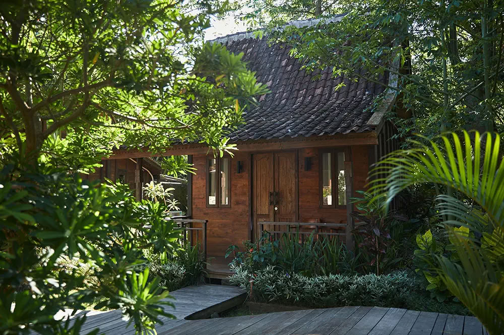 Lucidflow 100 timmar av 300 timmar YTT – yogalärarutbildning på Bali