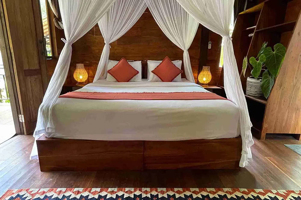 Lucidflow 100 timmar av 300 timmar YTT – yogalärarutbildning på Bali