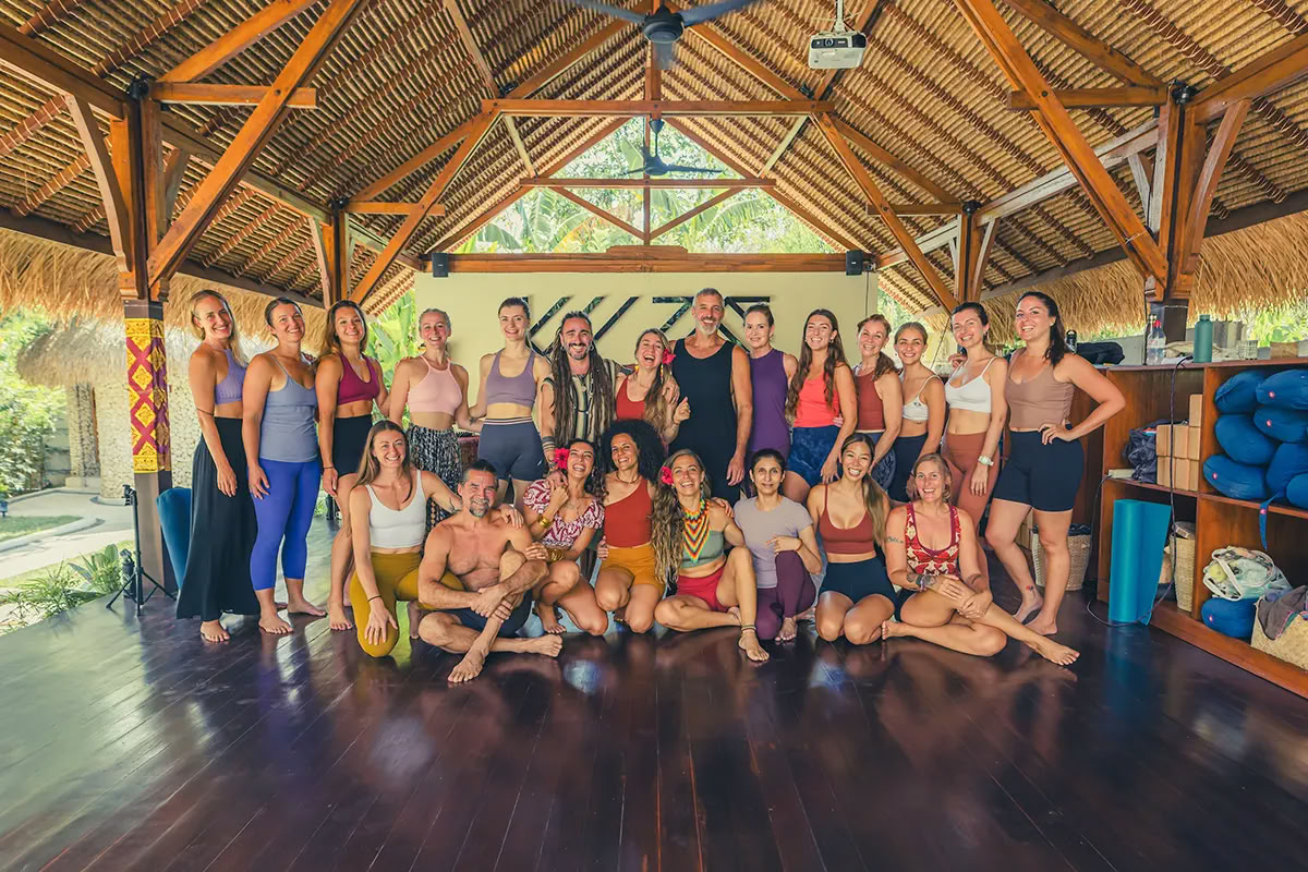 Lucidflow 100 timmar av 300 timmar YTT – yogalärarutbildning på Bali