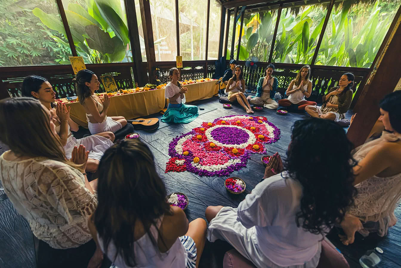 Lucidflow 100 timmar av 300 timmar YTT – yogalärarutbildning på Bali