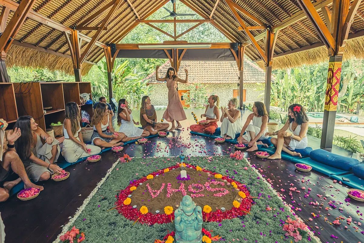 Lucidflow 100 timmar av 300 timmar YTT – yogalärarutbildning på Bali