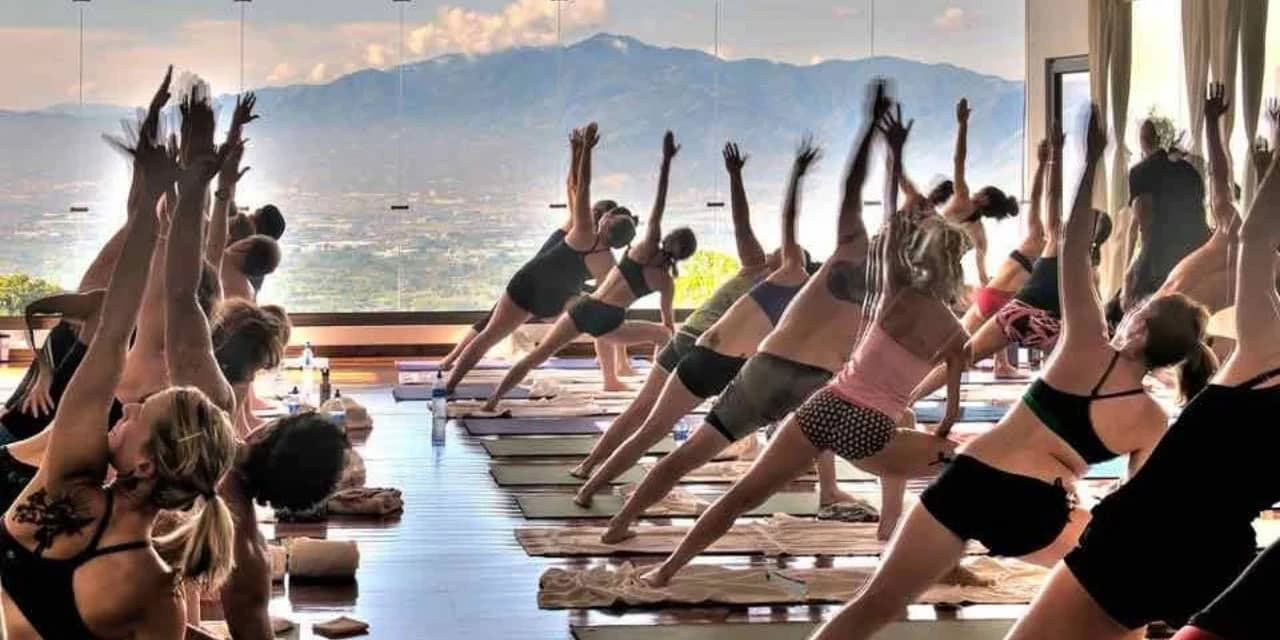 Yoga- och pilatesretreat i Costa Rica med Good Society Club