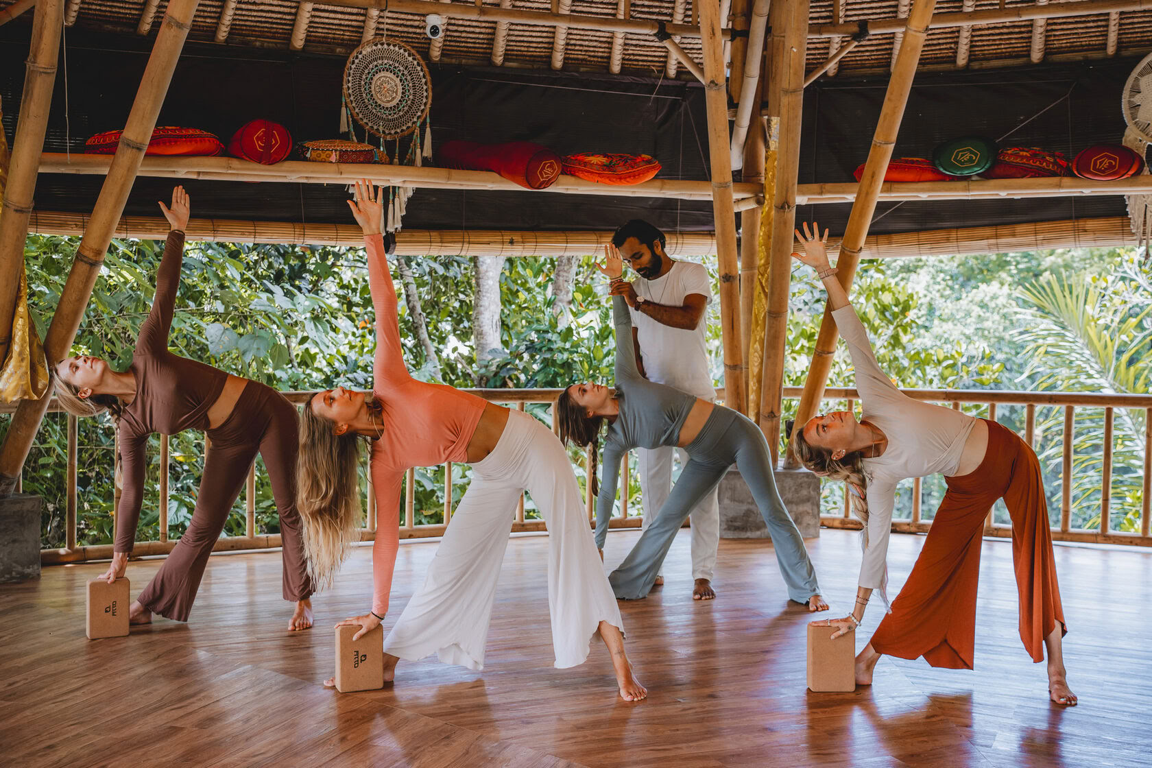 200 timmars yogalärarutbildning på Bali, Amertham