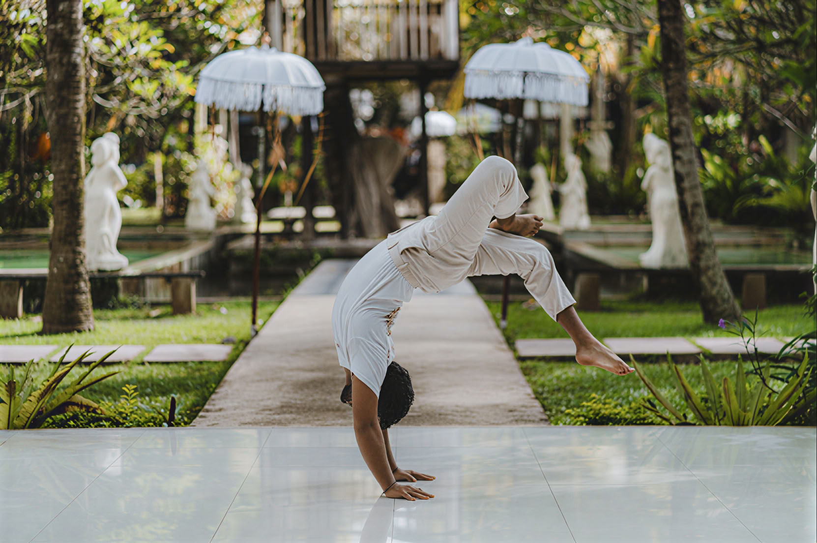 200 timmars yogalärarutbildning på Bali, Amertham