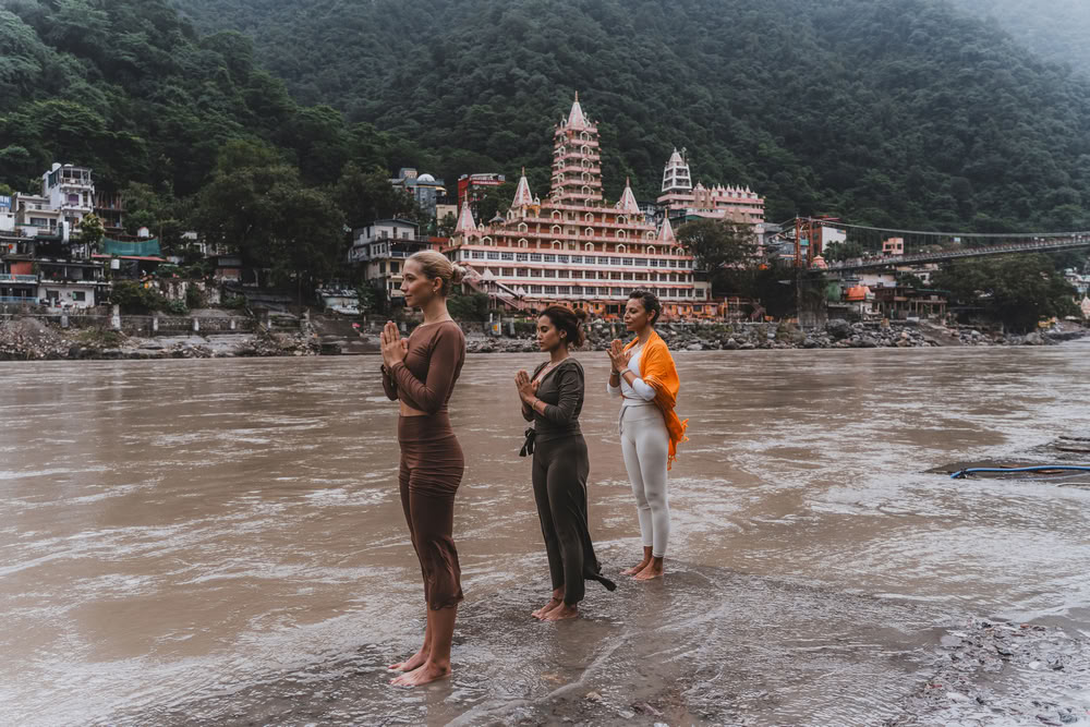 200-timmars YTT i Rishikesh – 20 aug. – 11 sep. 2026