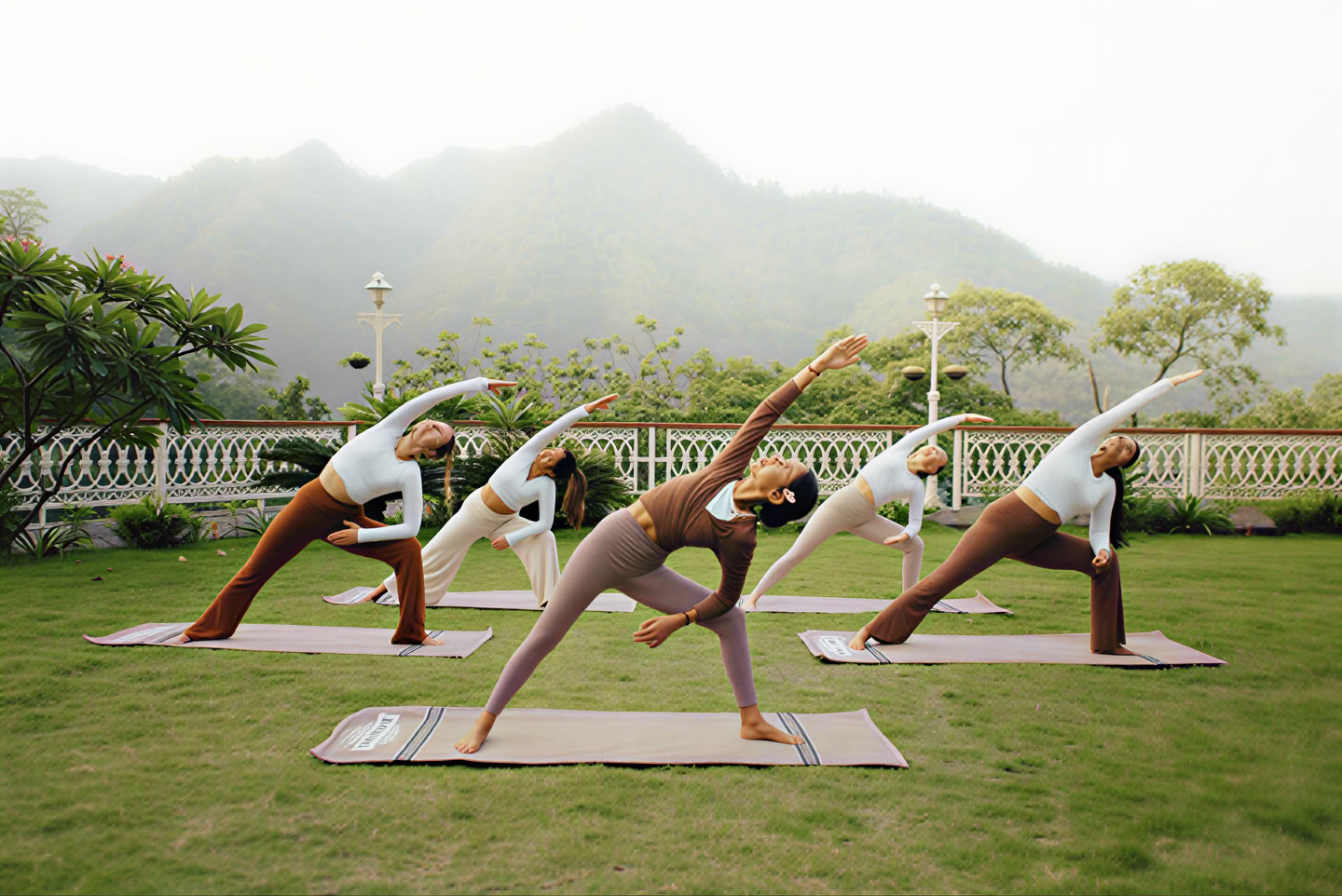 200-timmars YTT i Rishikesh – 27 jan. – 18 feb. 2027
