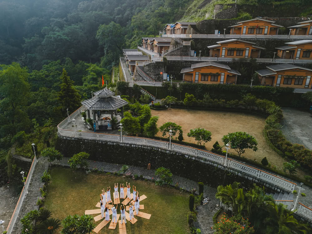 200-timmars YTT i Rishikesh – 27 jan. – 18 feb. 2027