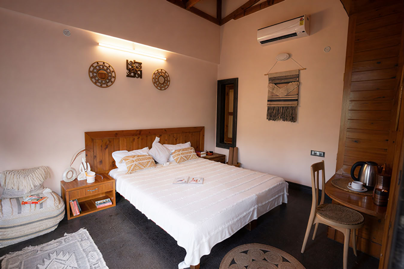 300-timmars yogalärarutbildning i Rishikesh – 13 aug–11 sep 2026
