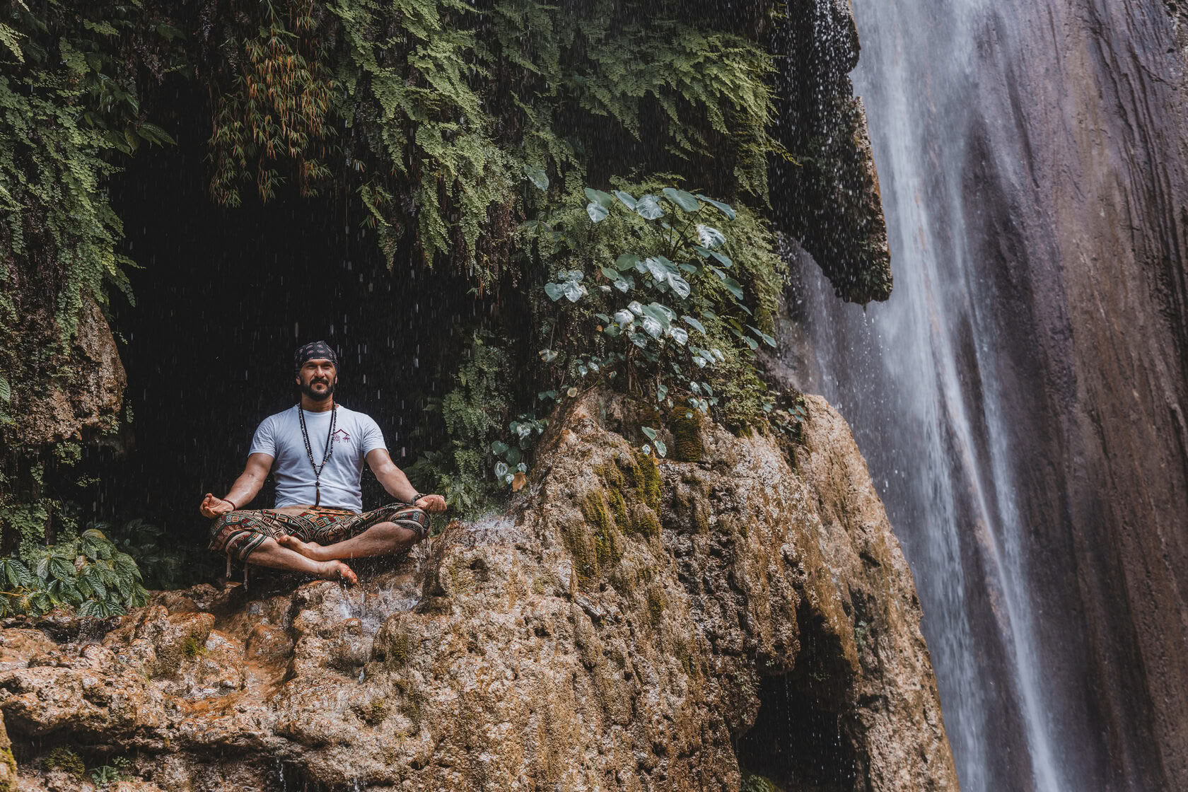 300-timmars yogalärarutbildning i Rishikesh – 28 nov. – 27 dec. 2026