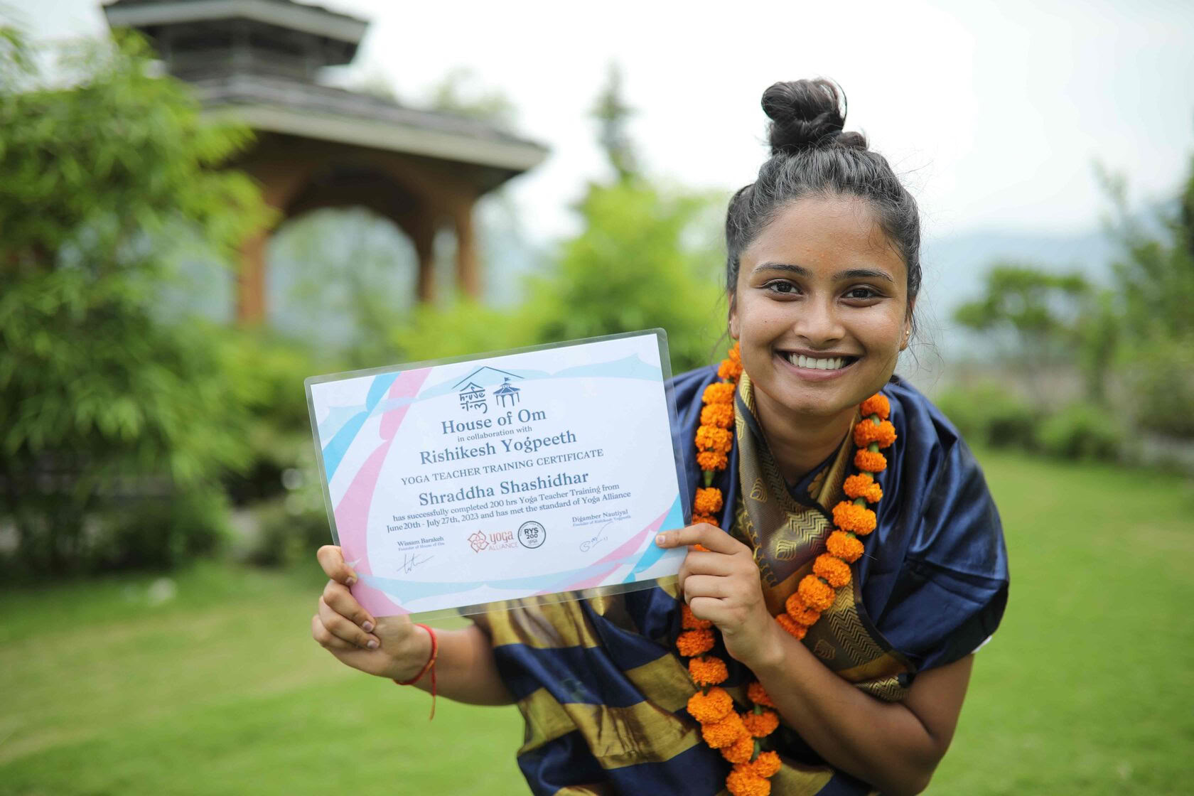 300-timmars yogalärarutbildning i Rishikesh – 20 jan. – 18 feb. 2027