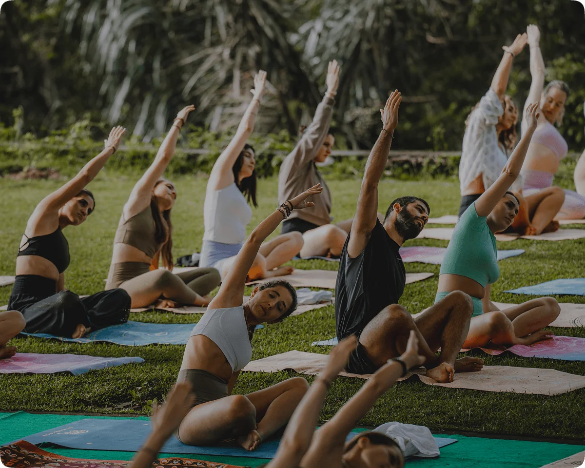 200-timmars/300-timmars hybrid yogalärarutbildning – 27 nov–6 dec