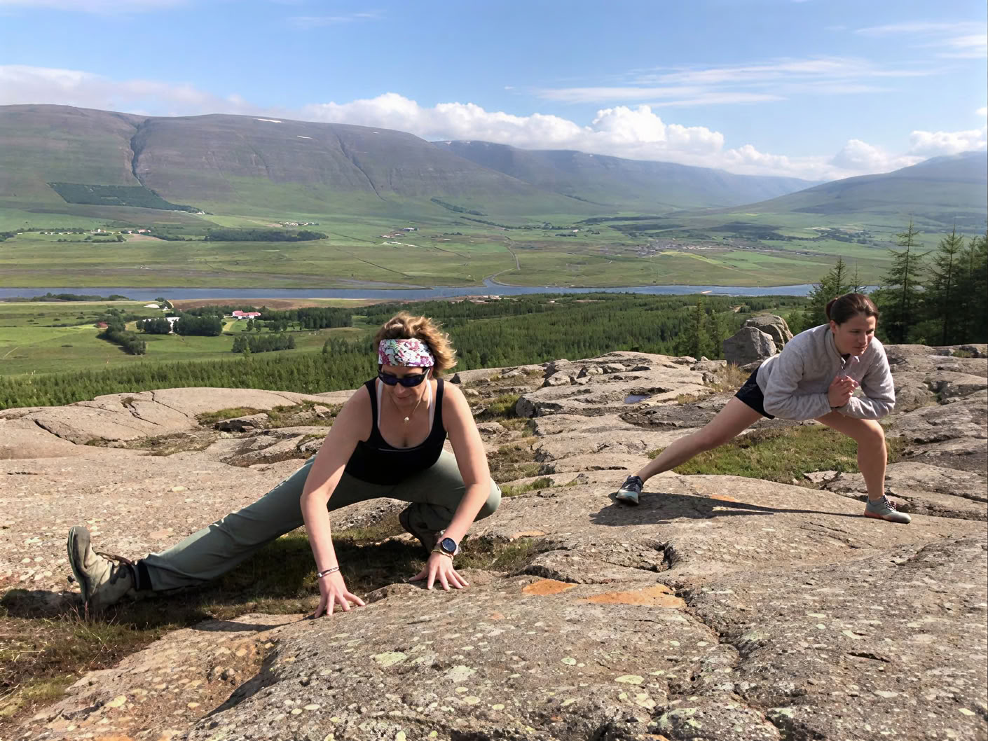 Yoga- och vandringsretreat under midnattssolen på Island – datum 2026