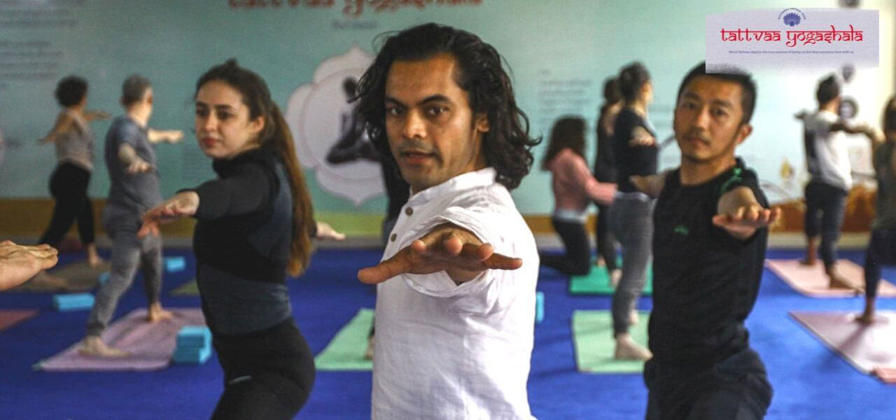 500-timmars yogalärarutbildning Rishikesh