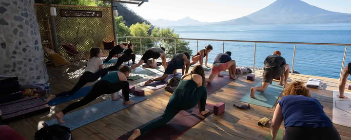 Medveten rörelseretreat / Madison Fruitman — Villa Sumaya